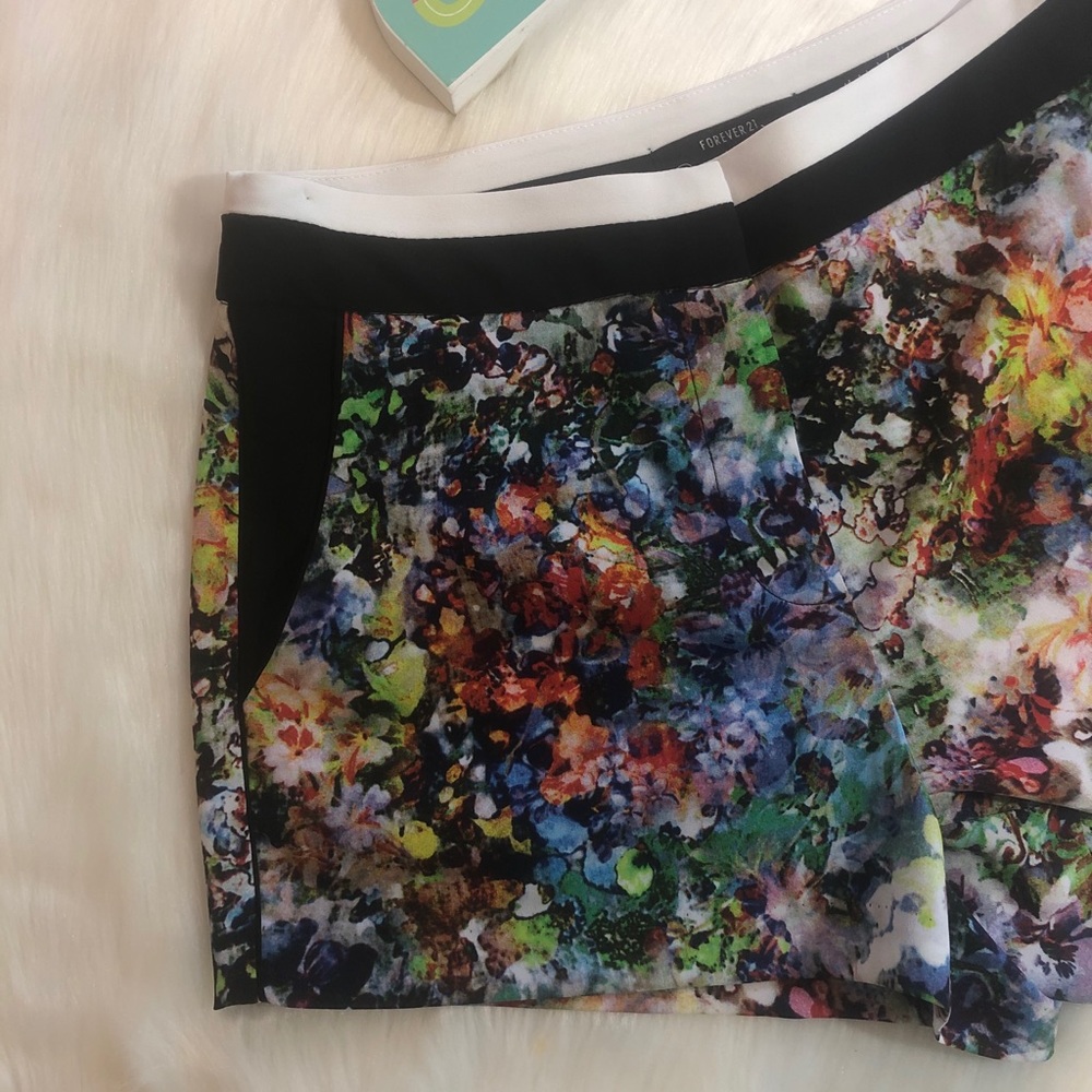 Forever 21 Women’s Shorts Size Medium